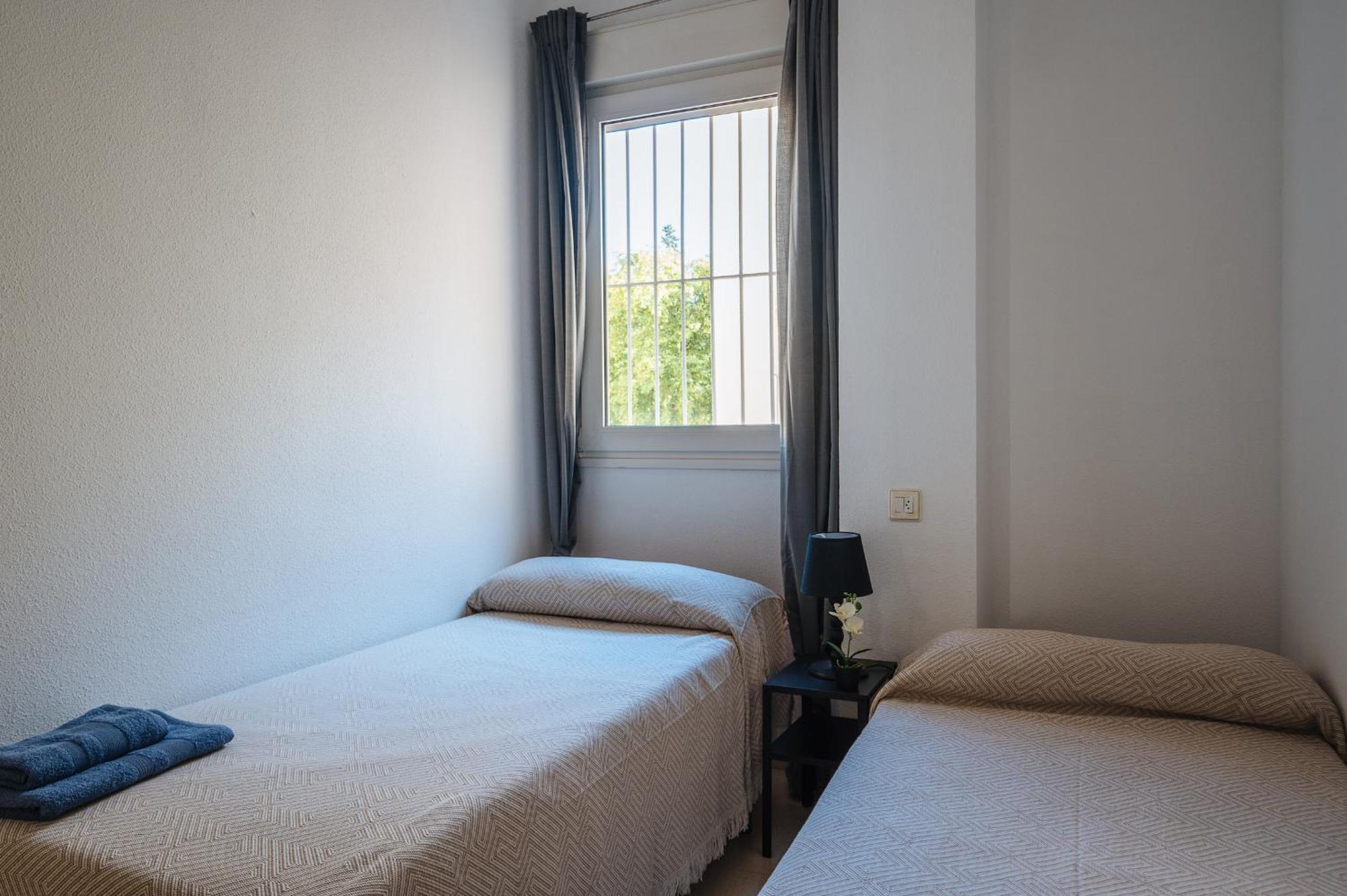 Piso Familiar Virgen Del Rocio Apartamento Sevilha Exterior foto