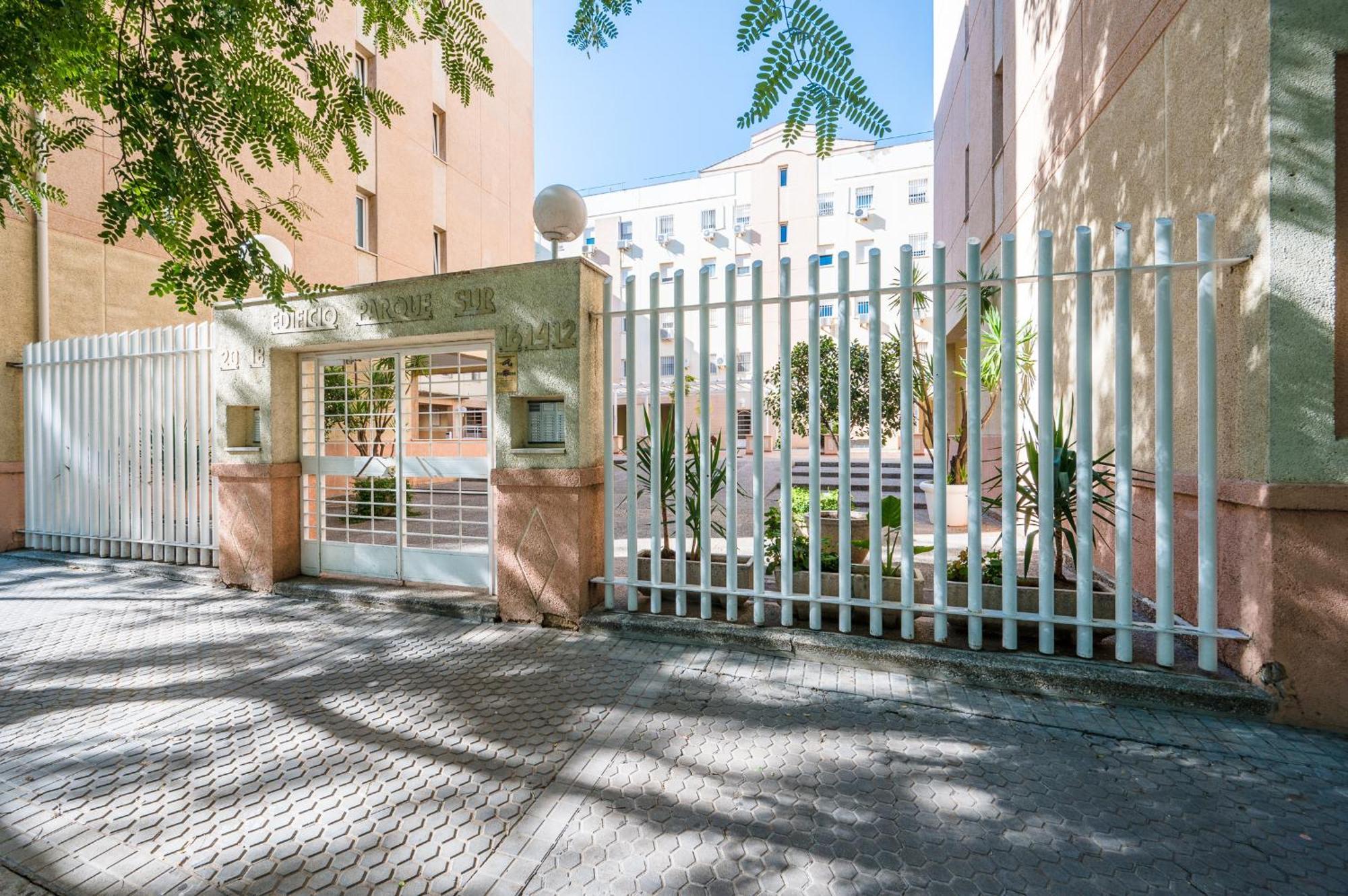 Piso Familiar Virgen Del Rocio Apartamento Sevilha Exterior foto