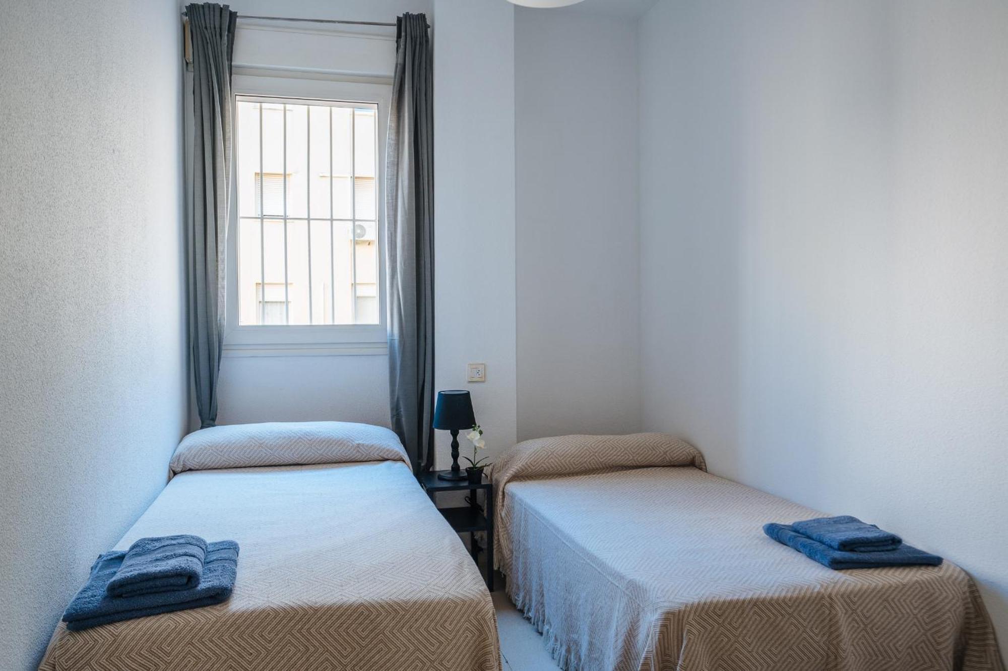 Piso Familiar Virgen Del Rocio Apartamento Sevilha Exterior foto